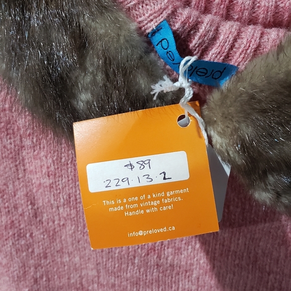 Sleeveless top with Faux fur - Picture 3 of 4